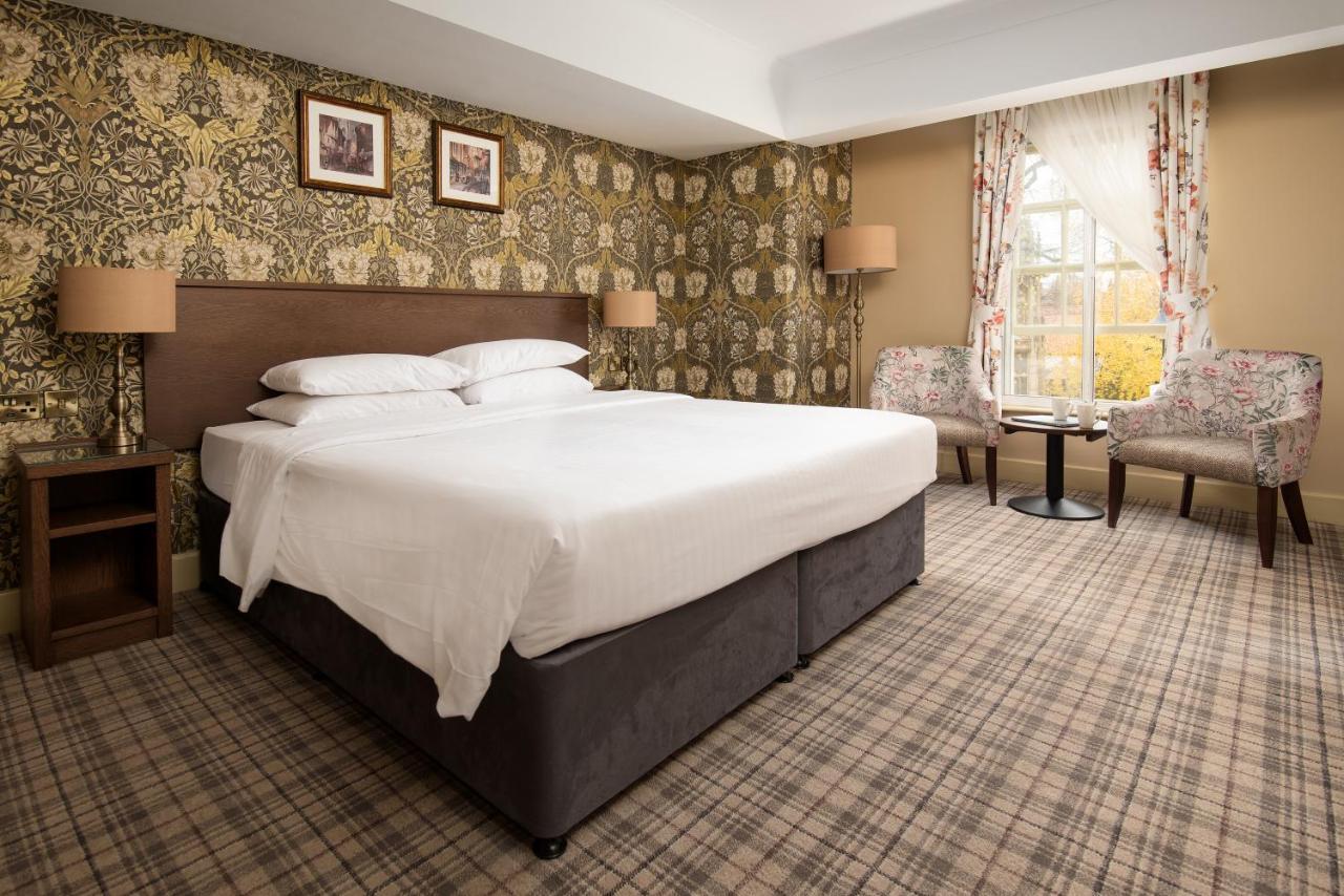 Отель The Dean Court 4*