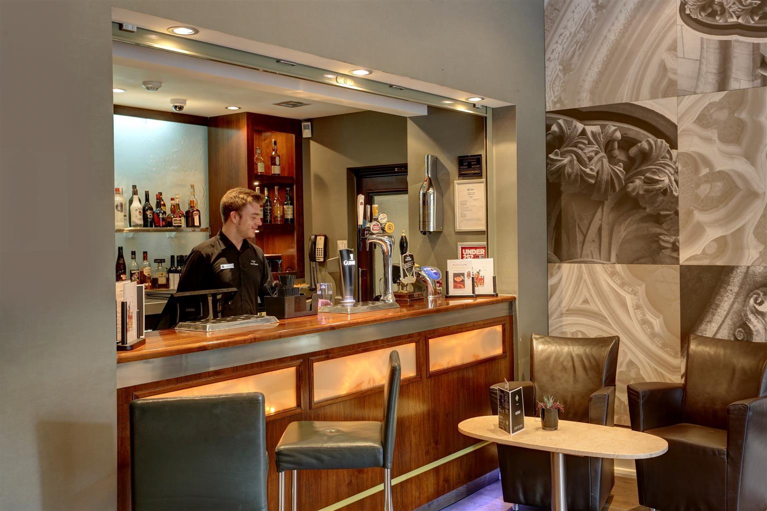 Отель The Dean Court 4*